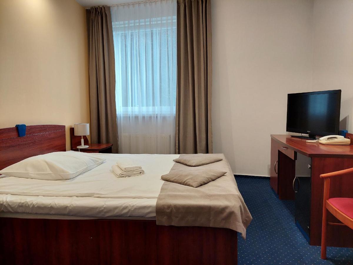 Eurohotel Baniocha Екстериор снимка